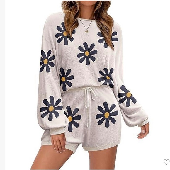 Ekouaer Other - Ekouaer Knit Matching Pajama Lounge Set Long Sleeve Top Shorts Cream Floral S